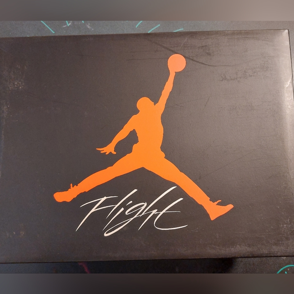Authentic YOUTH Red Thunder AJ 4s (Nike.com purchase)